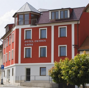  Hotel Ostrov Garni  Садска